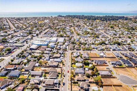 Photo of property in 96a Willryan Avenue, New Brighton, Christchurch, 8083