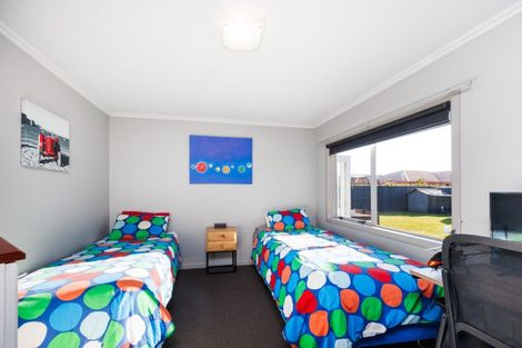 Photo of property in 12 Liberty Grove, Kelvin Grove, Palmerston North, 4414