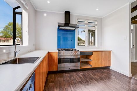 Photo of property in 40 Awaroa Road, Helensville, 0800