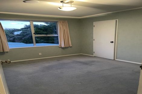 Photo of property in 1 Cyril Way, Paparangi, Wellington, 6037