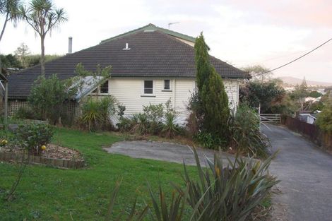 Photo of property in 2/537 Glenfield Road, Glenfield, Auckland, 0629