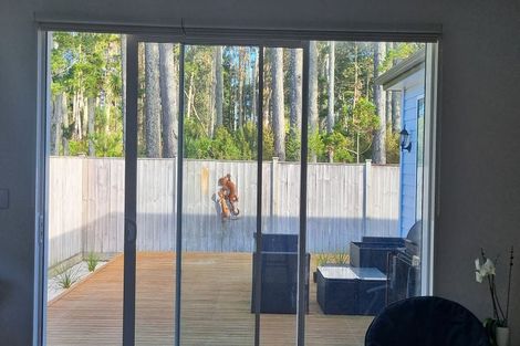 Photo of property in 28 Konoba Avenue, Kumeu, 0810