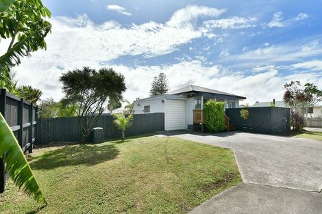 Photo of property in 33b Springs Road, Parakai, 0830