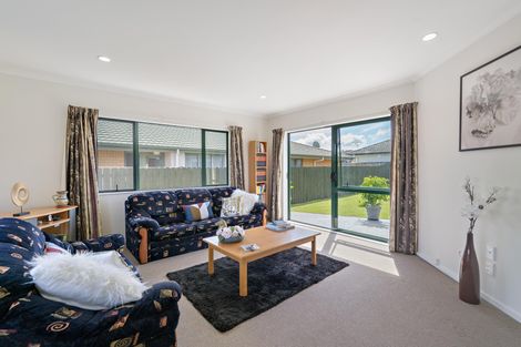 Photo of property in 42 Bellville Drive, Clendon Park, Auckland, 2103