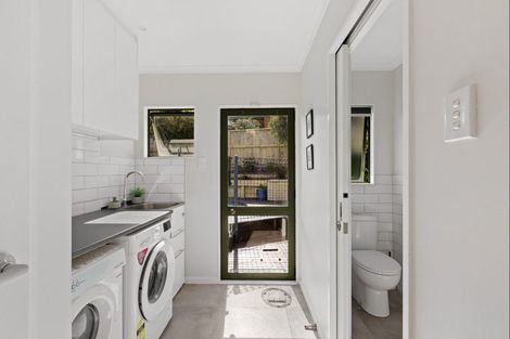 Photo of property in 26 Waldorf Crescent, Orewa, 0931