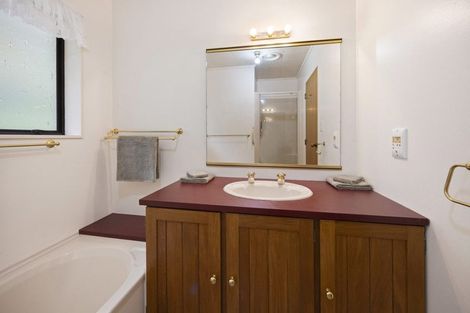 Photo of property in 13 Pentland Place, Highlands Park, New Plymouth, 4312