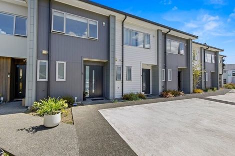 Photo of property in 12 Harena Way, Moera, Lower Hutt, 5010