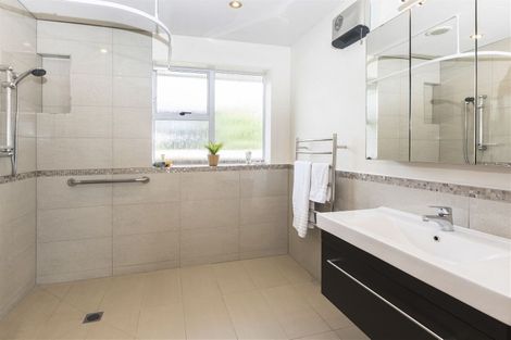 Photo of property in 32 Maple Street, Bishopdale, Christchurch, 8053