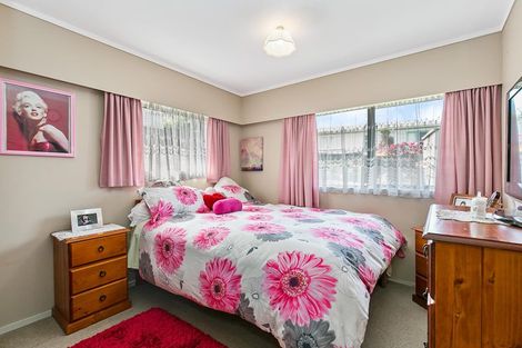 Photo of property in 2/35 Derrimore Heights, Clover Park, Auckland, 2019