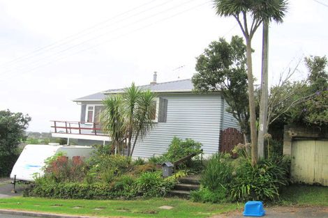 Photo of property in 9 River Road, Red Beach, 0932