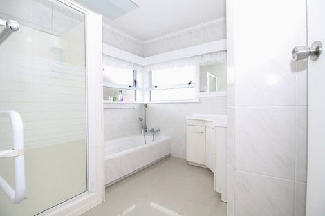 Photo of property in 46 Lynmore Drive, Hillpark, Auckland, 2102