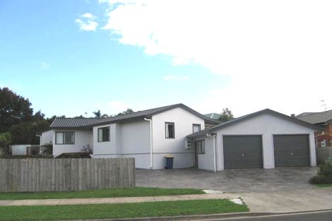 Photo of property in 18 Semillon Avenue, Henderson, Auckland, 0612
