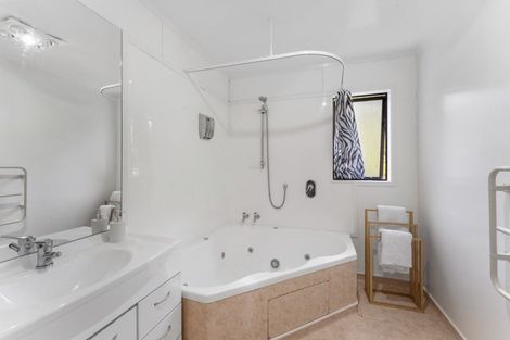 Photo of property in 193 Katherine Mansfield Drive, Whitemans Valley, Upper Hutt, 5371