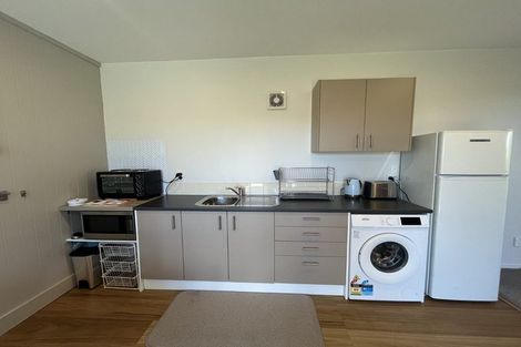 Photo of property in 31 Seaview Road, Paremata, Porirua, 5024