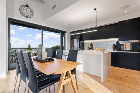 Photo of property in 30 Caroline Heights, Omaha, 0986