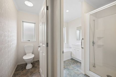 Photo of property in 6 Cabeleigh Drive, Helensville, 0800