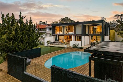 Photo of property in 303 Beach Road, Campbells Bay, Auckland, 0630