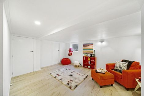 Photo of property in 18 The Anchorage, Sunnyhills, Auckland, 2010