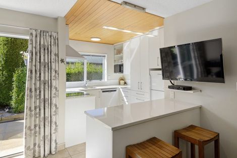 Photo of property in 4 Claverley Gardens, Avonhead, Christchurch, 8042