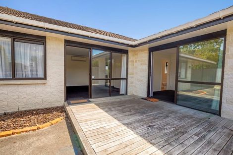 Photo of property in 24 Rangitira Avenue, Palmerston North, 4414