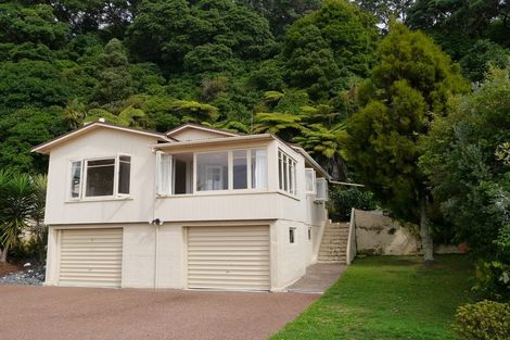 Photo of property in 2 Matakatia Parade, Tindalls Beach, Whangaparaoa, 0930