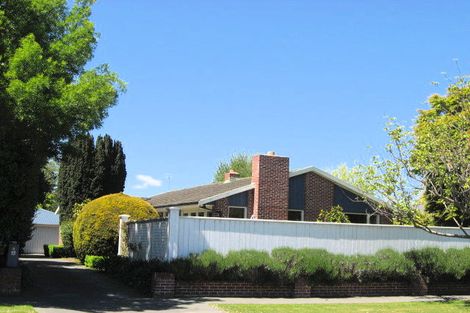 Photo of property in 8 Ilfracombe Place, Burnside, Christchurch, 8053