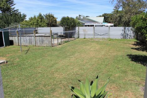 Photo of property in 27 Kara Street, Outer Kaiti, Gisborne, 4010