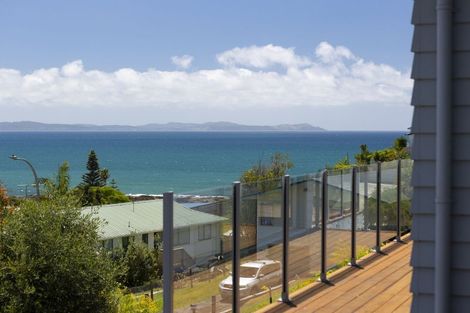 Photo of property in 11 Dudley Crescent, Cable Bay, 0420