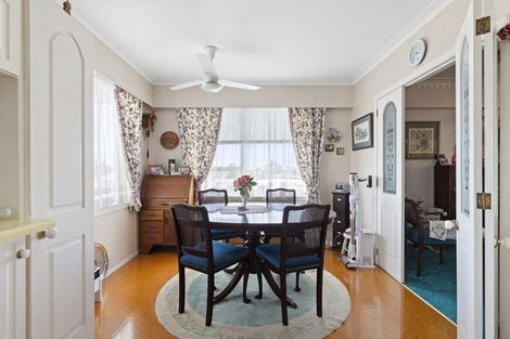 Photo of property in 96 Cardiff Road, Pakuranga, Auckland, 2010