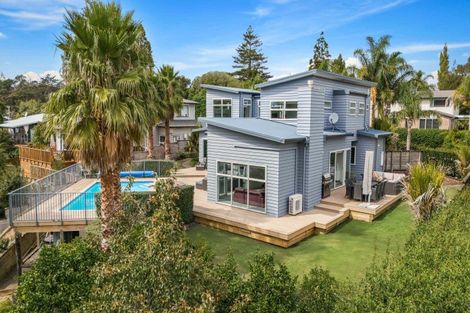 Photo of property in 17a Churchouse Road, Greenhithe, Auckland, 0632