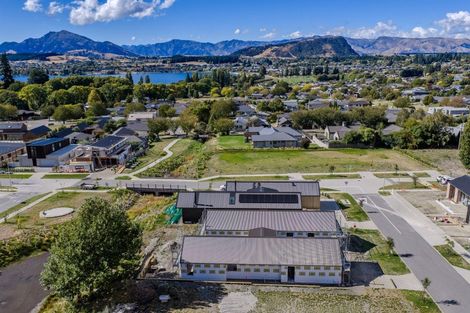 Photo of property in 4 Glenbrae Crescent, Wanaka, 9305
