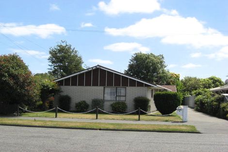 Photo of property in 27 Dinton Street, Russley, Christchurch, 8042