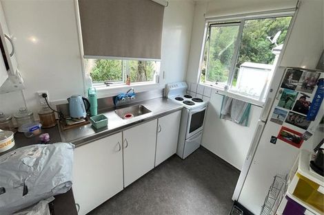 Photo of property in 31 Cumberland Street, Merrilands, New Plymouth, 4312