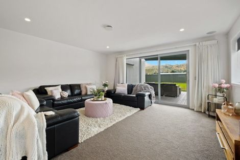 Photo of property in 25 Magnetic Place, Cromwell, 9310