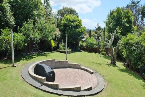 Photo of property in 1 Titchener Street, New Lynn, Auckland, 0600