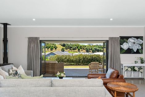 Photo of property in 7 Vantage Place, Omokoroa, 3114