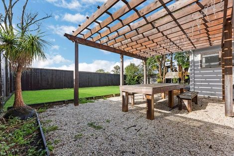 Photo of property in 84 Millbrook Road, Henderson, Auckland, 0612