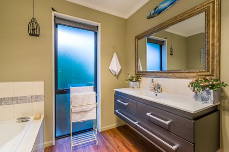 Photo of property in 21 Bernice Crescent, Yaldhurst, Christchurch, 8042