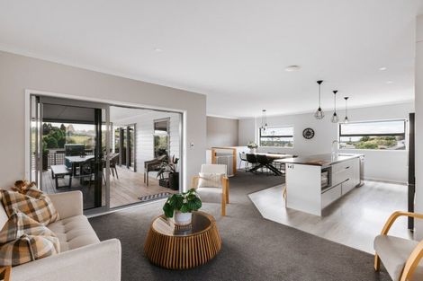Photo of property in 111 Oteki Park Drive, Welcome Bay, Tauranga, 3112