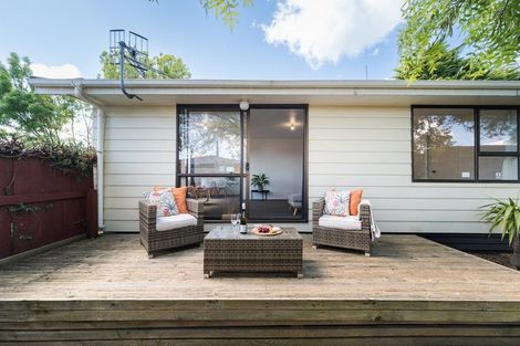 Photo of property in 9 Adams Place, Kelvin Grove, Palmerston North, 4414