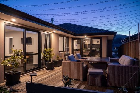 Photo of property in 13 Howden Drive, Jacks Point, 9371