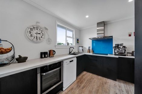 Photo of property in 12 Walsh Road, Westown, New Plymouth, 4310