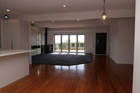 Photo of property in 11 Kotare Street, Waikanae, 5036