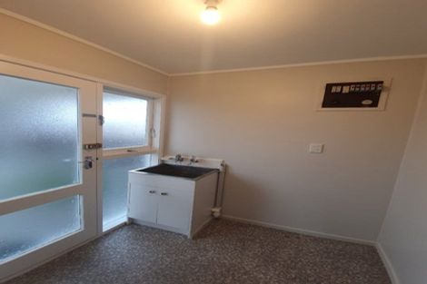 Photo of property in 2/11 Challen Close, Conifer Grove, Takanini, 2112