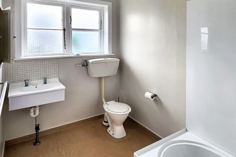 Photo of property in 11 Frickleton Grove, Waterloo, Lower Hutt, 5011