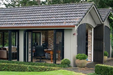 Photo of property in 48 Tawa Road, Kumeu, 0891