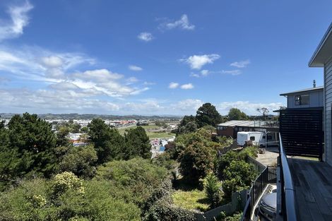 Photo of property in 15 Delhi Road, Hospital Hill, Napier, 4110