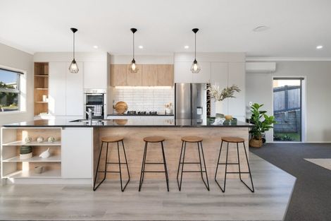 Photo of property in 111 Oteki Park Drive, Welcome Bay, Tauranga, 3112