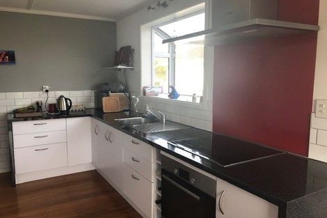 Photo of property in 14 Barton Grove, Naenae, Lower Hutt, 5011