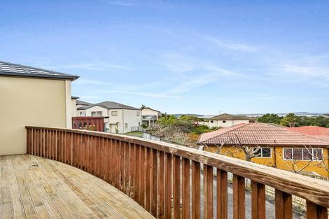 Photo of property in 145e Hobsonville Road, West Harbour, Auckland, 0618